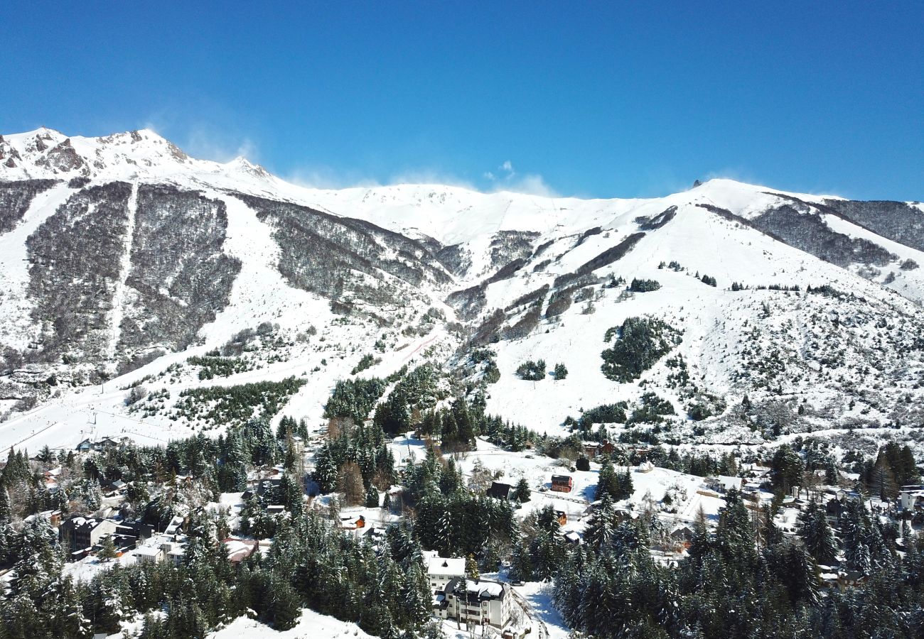 Apartamento en San Carlos de Bariloche - CATE05- Gran departamento con 4 dormitorios y capacidad para 10 personas