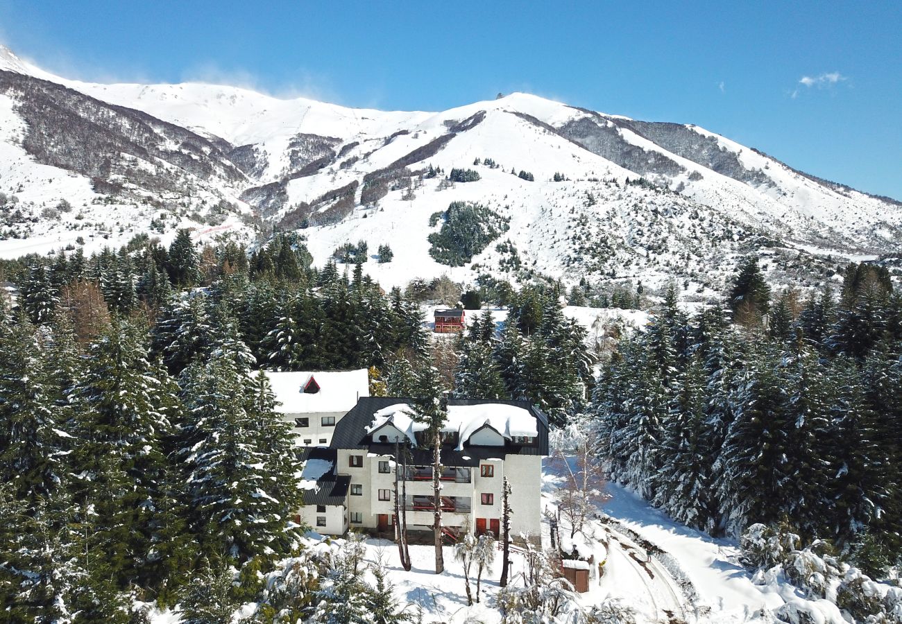 Apartamento en San Carlos de Bariloche - CATE05- Gran departamento con 4 dormitorios y capacidad para 10 personas