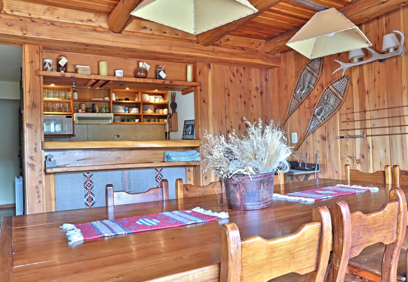 Apartamento en San Carlos de Bariloche - CATE05- Gran departamento con 4 dormitorios y capacidad para 10 personas
