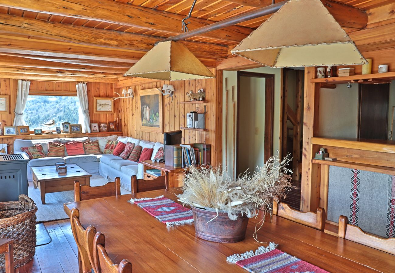Apartamento en San Carlos de Bariloche - CATE05- Gran departamento con 4 dormitorios y capacidad para 10 personas