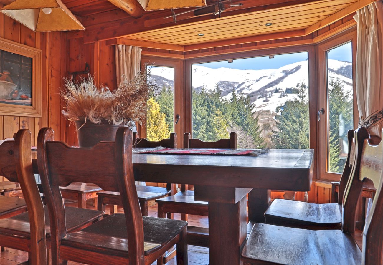 Apartamento en San Carlos de Bariloche - CATE05- Gran departamento con 4 dormitorios y capacidad para 10 personas