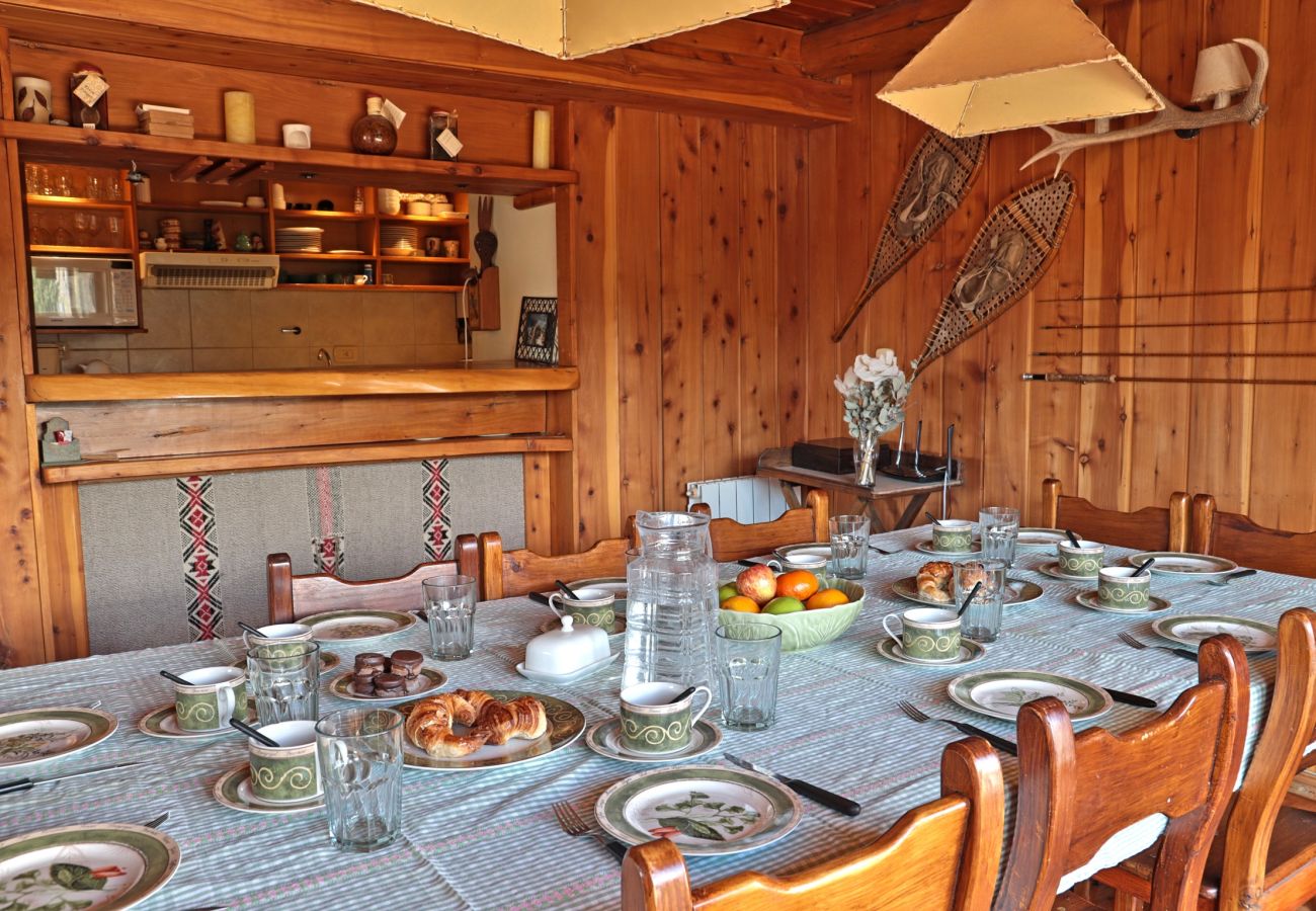 Apartamento en San Carlos de Bariloche - CATE05- Gran departamento con 4 dormitorios y capacidad para 10 personas