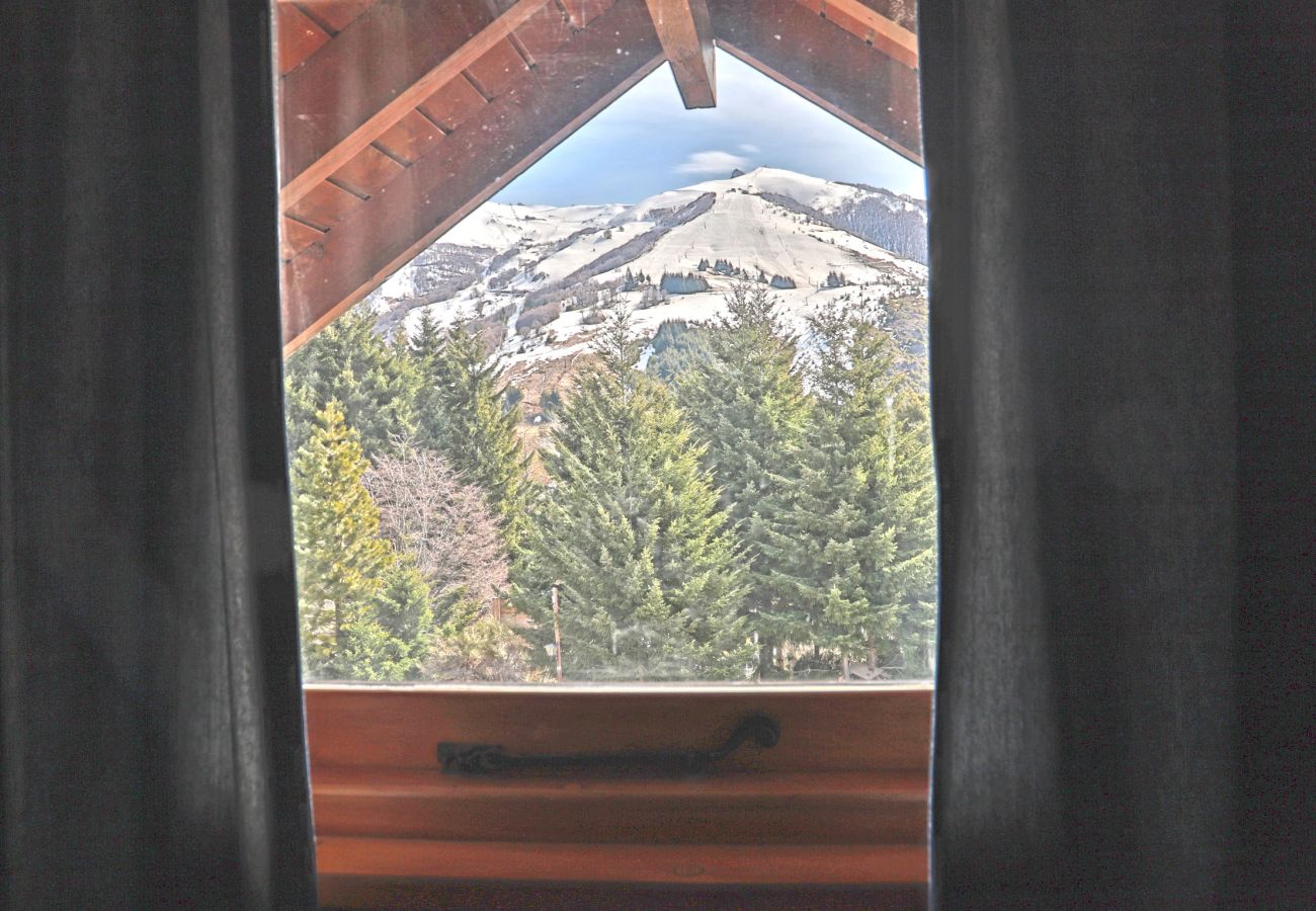 Apartamento en San Carlos de Bariloche - CATE05- Gran departamento con 4 dormitorios y capacidad para 10 personas