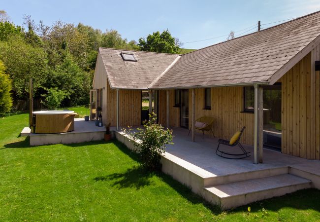 Casa en Shaldon - Sunnybrook - Carbon Neutral, Woodfired Hottub, near beach Casa en Shaldon - Sunnybrook - Carbon Neutral, Woodfired Hottub, near beach