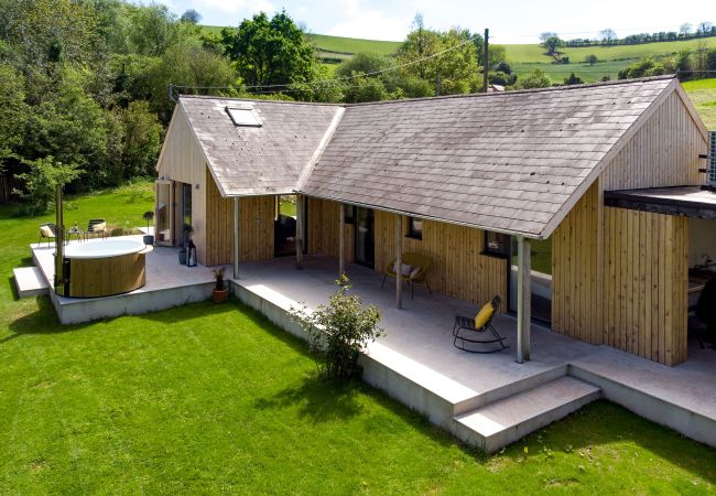 Casa en Shaldon - Sunnybrook - Carbon Neutral, Woodfired Hottub, near beach Casa en Shaldon - Sunnybrook - Carbon Neutral, Woodfired Hottub, near beach