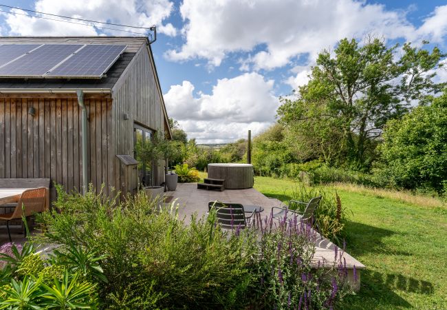 Casa en Shaldon - Sunnybrook - Carbon Neutral, Woodfired Hottub, near beach Casa en Shaldon - Sunnybrook - Carbon Neutral, Woodfired Hottub, near beach