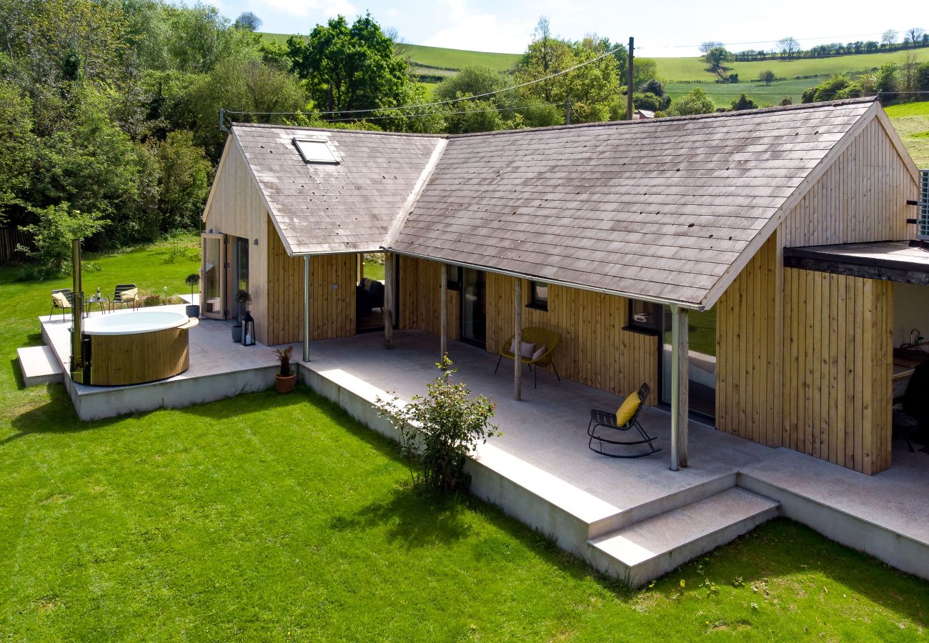 Casa en Shaldon - Sunnybrook - Carbon Neutral, Woodfired Hottub, near beach Casa en Shaldon - Sunnybrook - Carbon Neutral, Woodfired Hottub, near beach