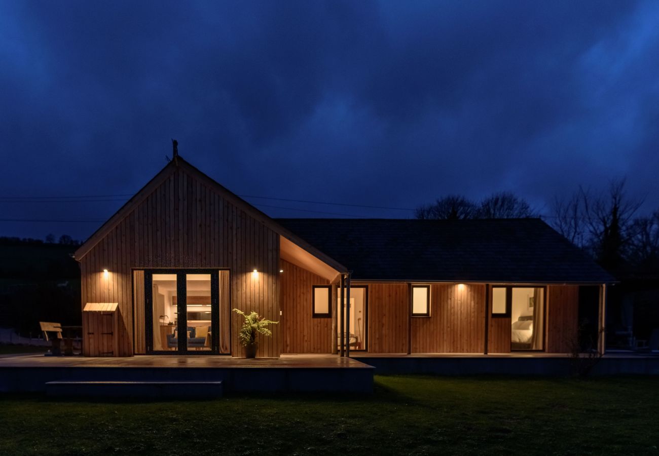Casa en Shaldon - Sunnybrook - Carbon Neutral, Woodfired Hottub, near beach Casa en Shaldon - Sunnybrook - Carbon Neutral, Woodfired Hottub, near beach
