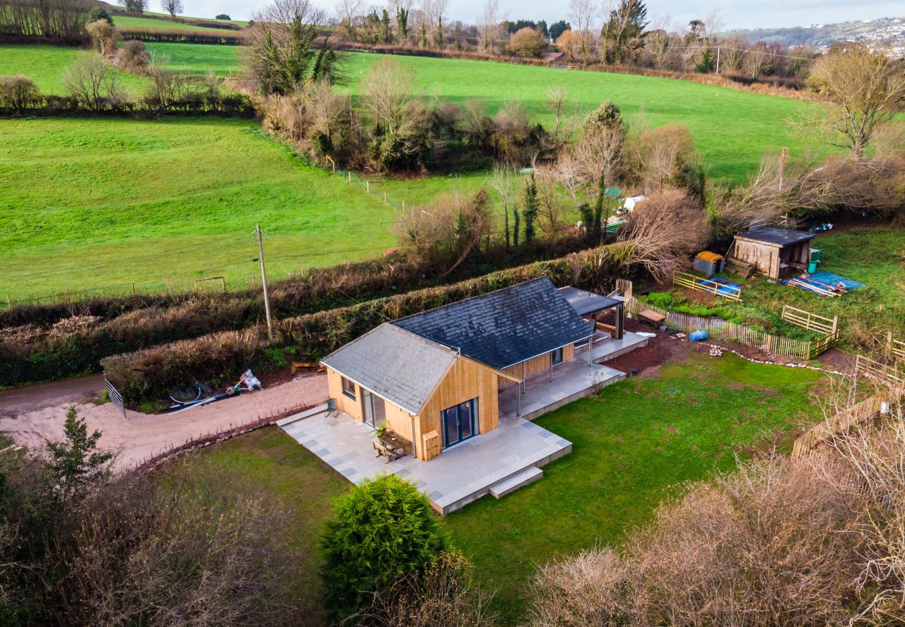 Casa en Shaldon - Sunnybrook - Carbon Neutral, Woodfired Hottub, near beach Casa en Shaldon - Sunnybrook - Carbon Neutral, Woodfired Hottub, near beach