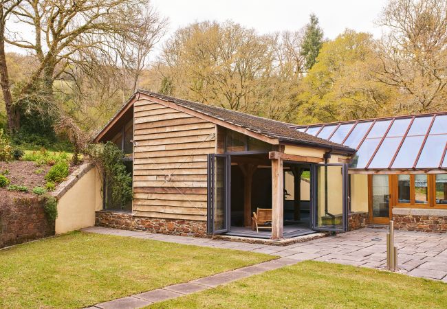 Apartamento en Lower Ashton - Swallows End - Bolthole with hot tub, pool and sauna Apartamento en Lower Ashton - Swallows End - Bolthole with hot tub, pool and sauna