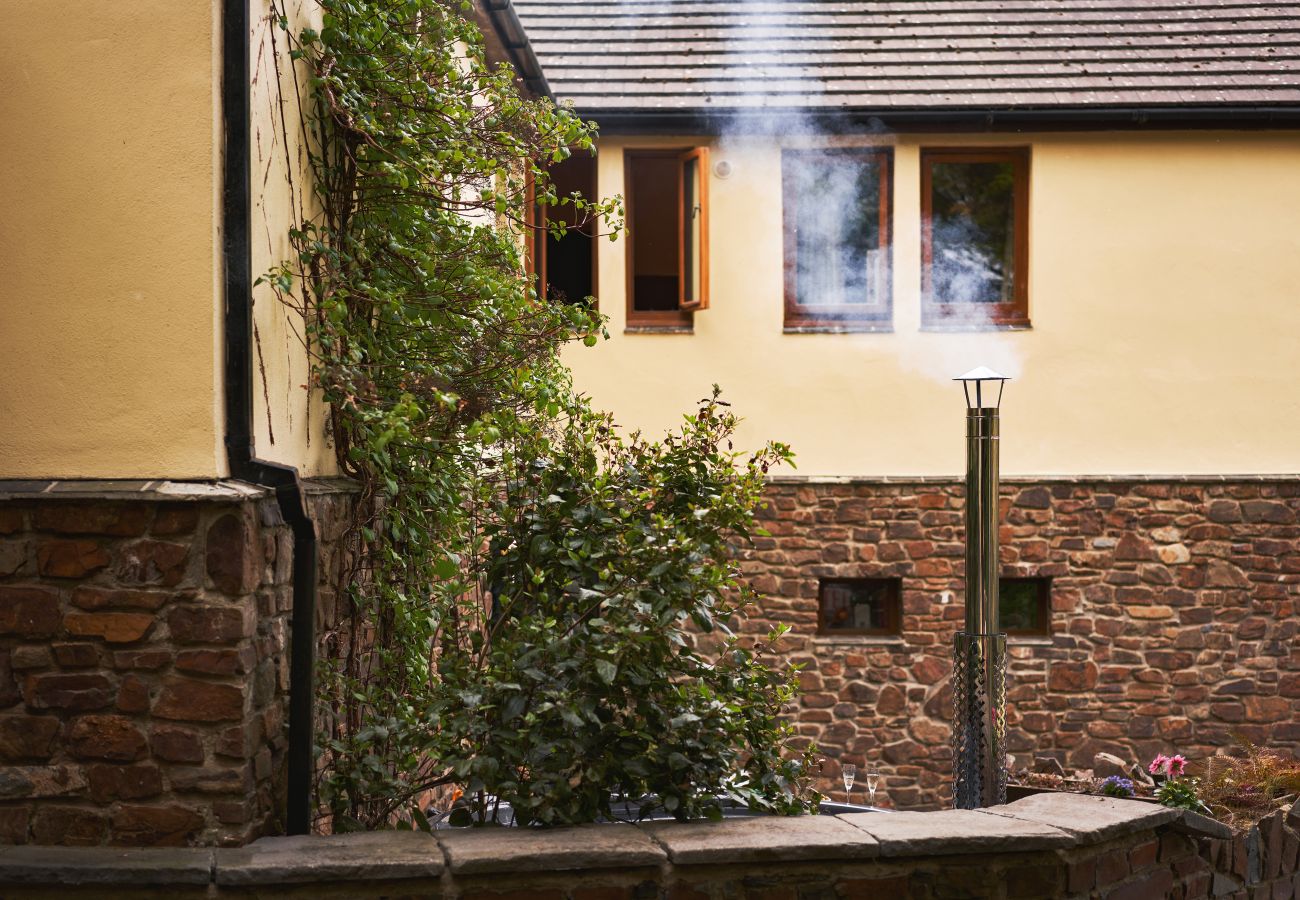 Apartamento en Lower Ashton - Swallows End – Romantic Dartmoor Retreat with Hot Tub & Indoor Pool