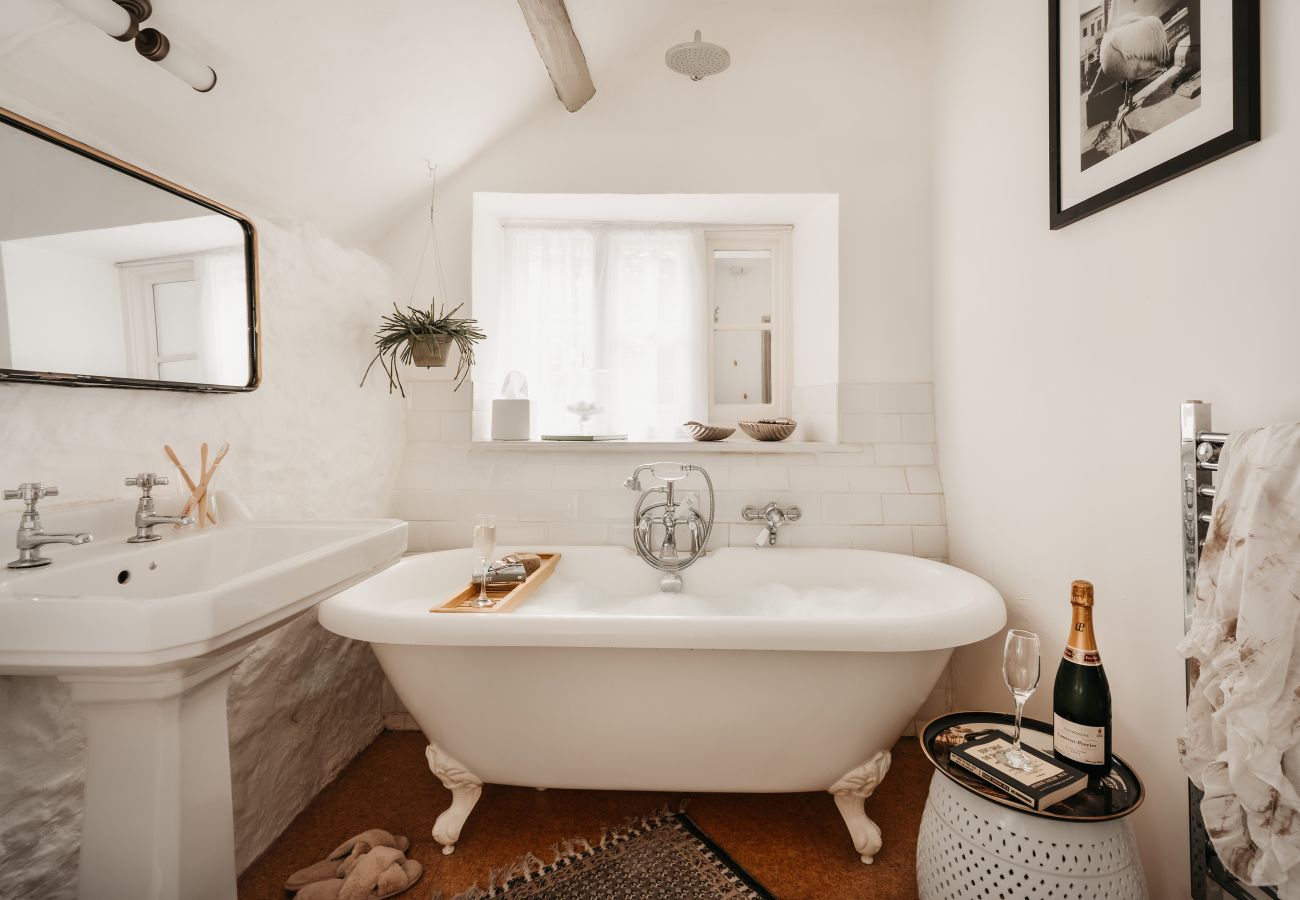 Casa rural en Chagford - Weeke Brook - A 'quintessential' thatched cottage