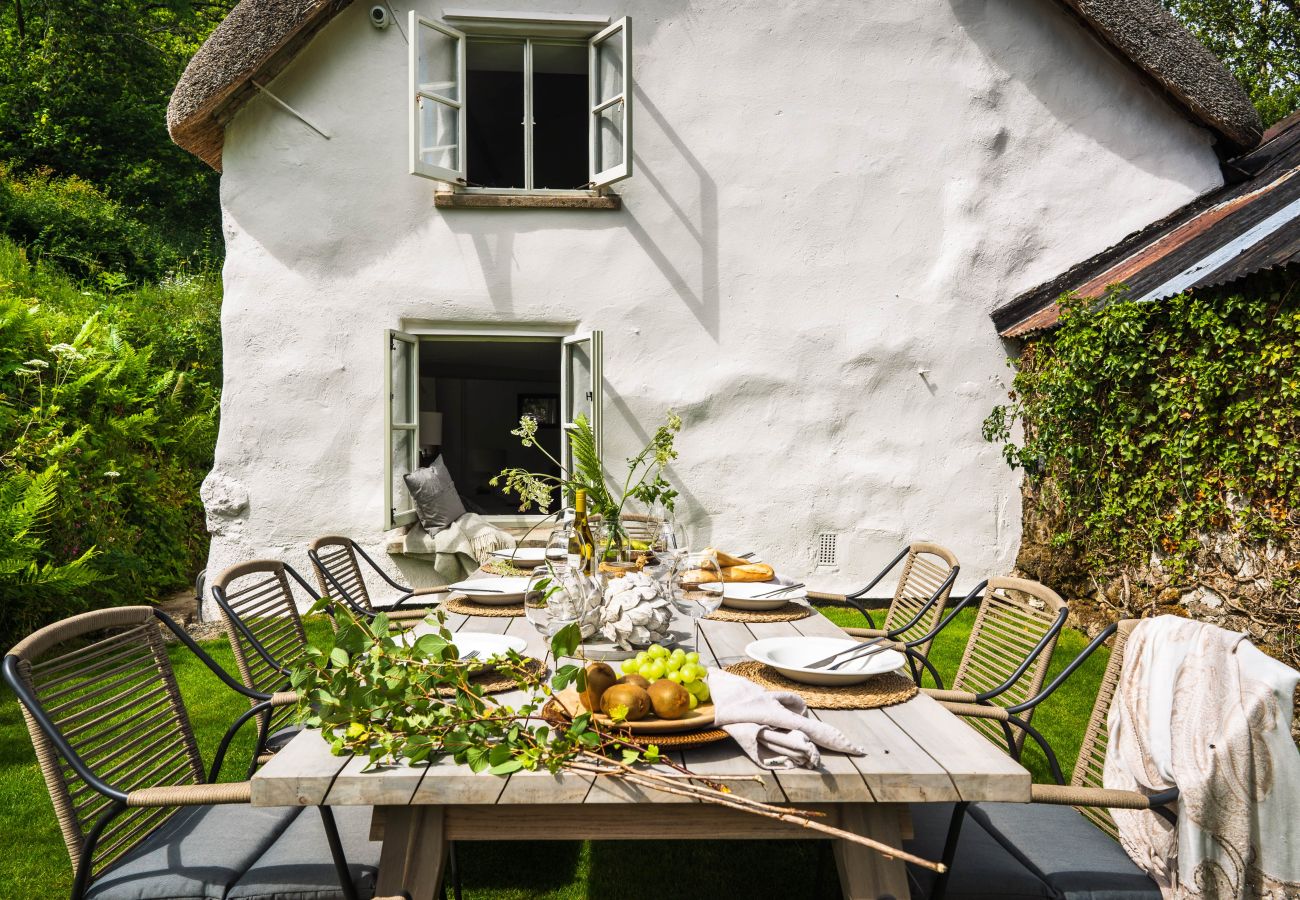Casa rural en Chagford - Weeke Brook - A 'quintessential' thatched cottage