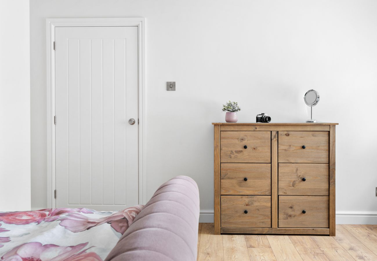 Apartamento en Teignmouth - Coombe Bank – Modern Coastal Apartment Steps from Teignmouth Back Beach