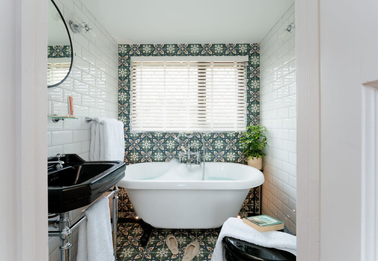 Casa en Paignton - The Spinney - Large home with hot tub, gym, amazing sea views