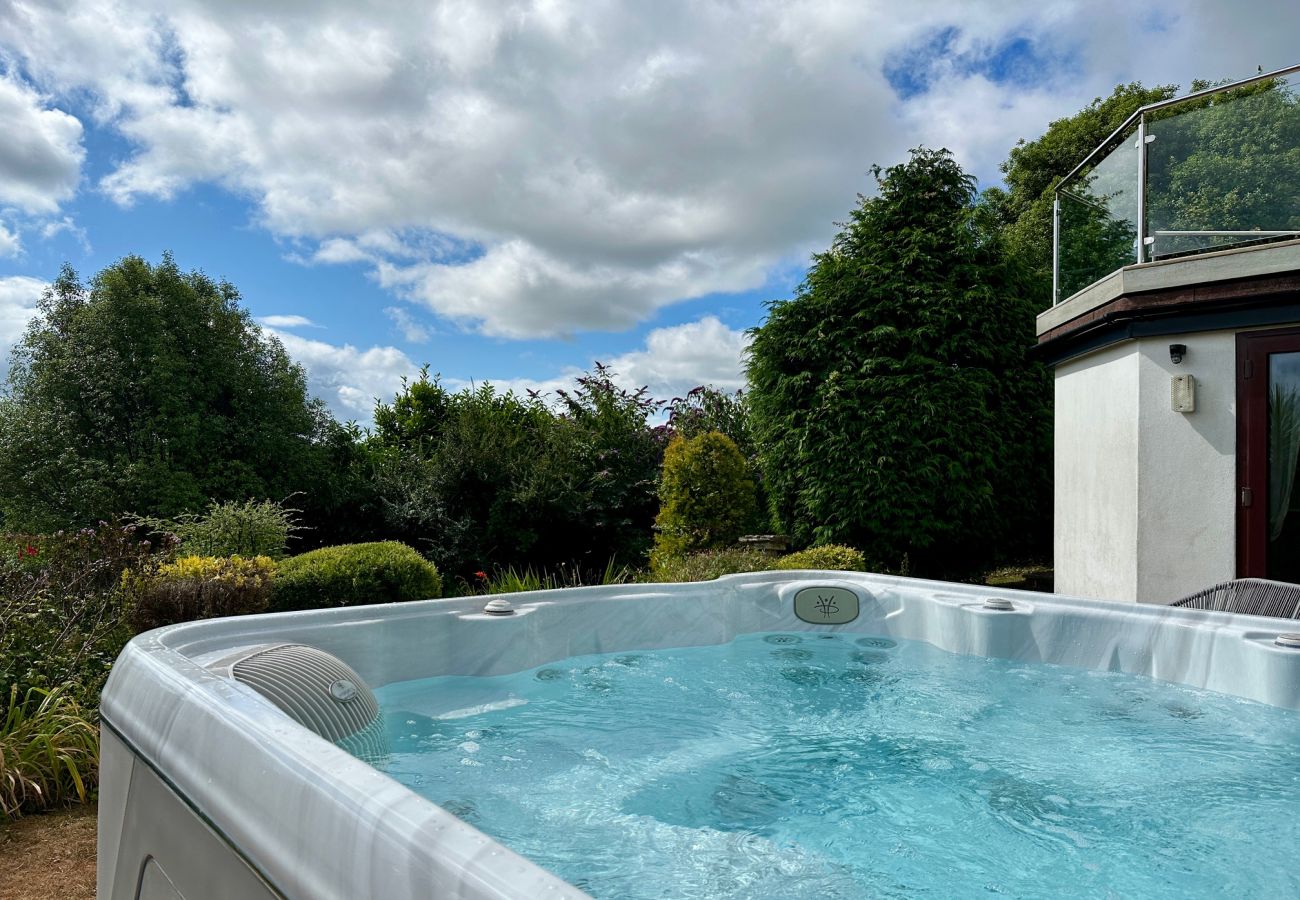 Casa en Paignton - The Spinney - Large home with hot tub, gym, amazing sea views