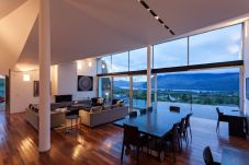 Casa en San Carlos de Bariloche - ARE07 MODERNA CASA UBICADA EN ARELAUQUEN CON VISTA AL LAGO Y A LA MONTAÑA