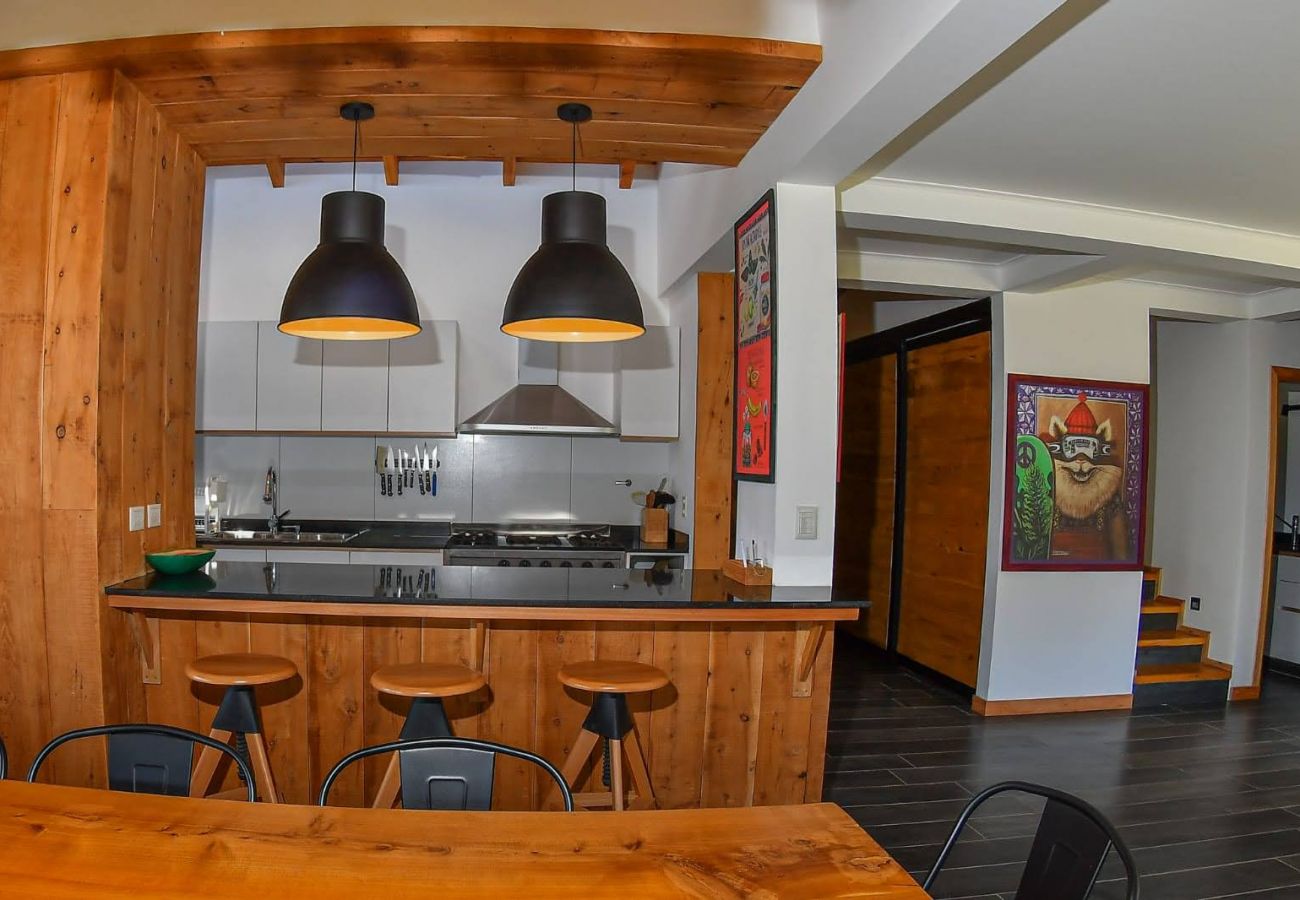 Casa en San Carlos de Bariloche - ARE28 Lindisima casa luminosa en Arelauquen, con vista a las montañas y a las canchas de polo