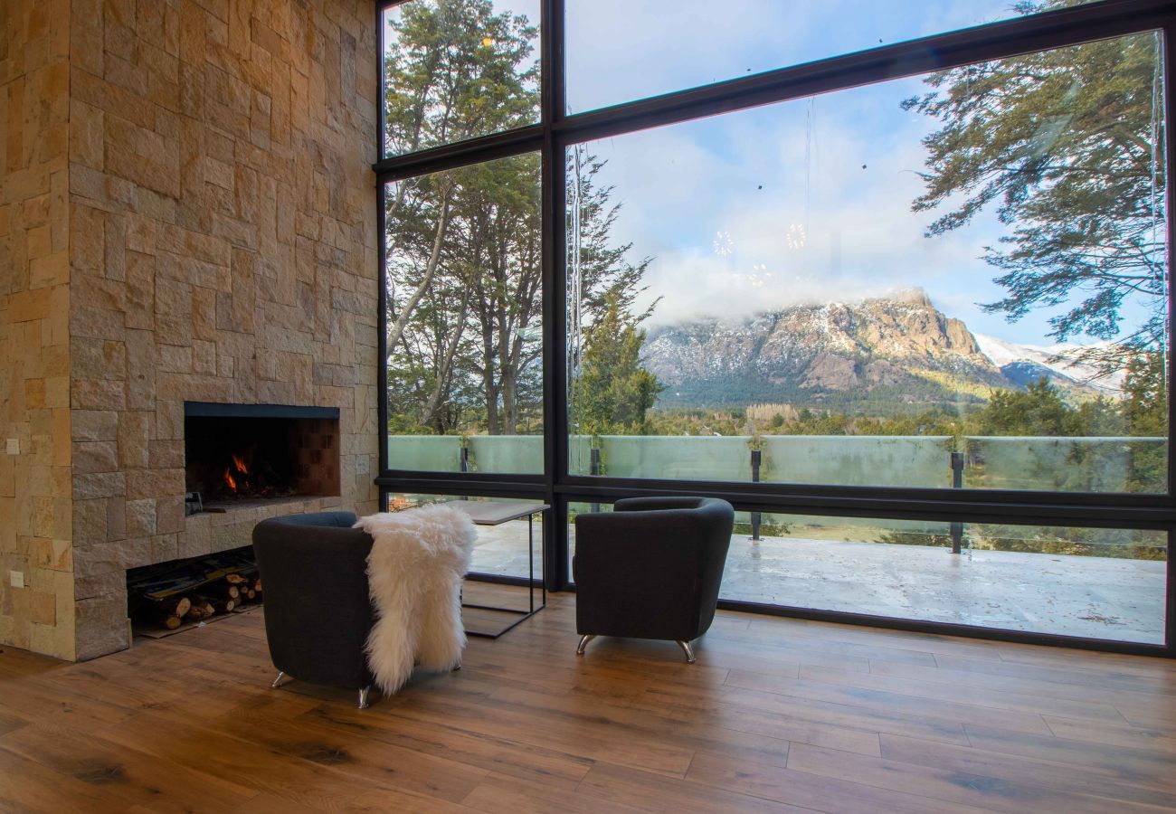 Casa en San Carlos de Bariloche - CASA EN ARELAUQUEN CON INCREIBLES VISTAS EN TODOS SUS AMBIENTES