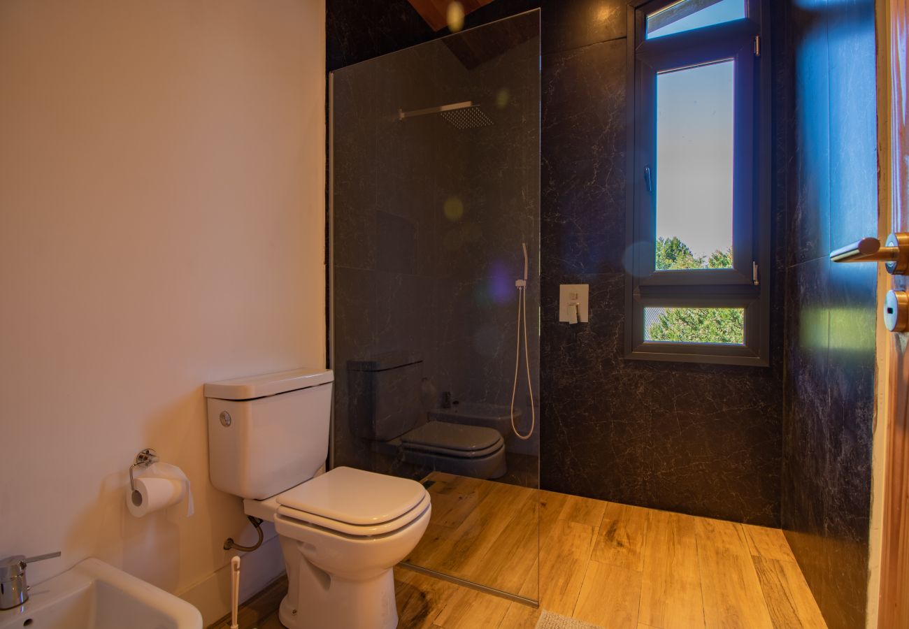 Casa en San Carlos de Bariloche - CASA EN ARELAUQUEN CON INCREIBLES VISTAS EN TODOS SUS AMBIENTES