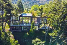 Casa en San Carlos de Bariloche - CASA EN ARELAUQUEN CON INCREIBLES VISTAS EN TODOS SUS AMBIENTES