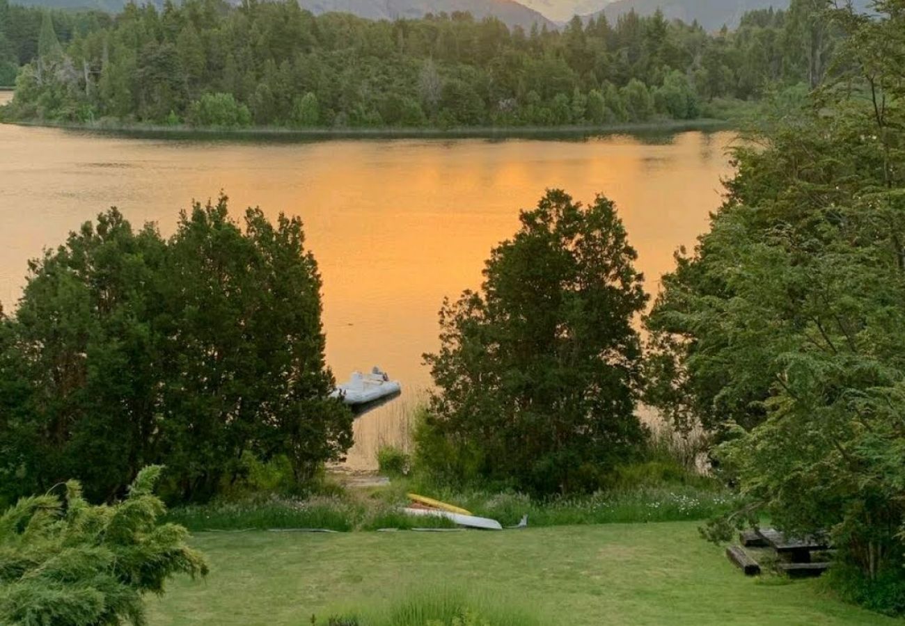 Casa en San Carlos de Bariloche - MORE06C Espectacular casa a orillas del lago Moreno con muelle y jacuzzi exterior