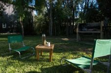 Cabaña en San Carlos de Bariloche - Cálido complejo de 3 departamentos ubicado a 20 mts de la playa del Lago Moreno.