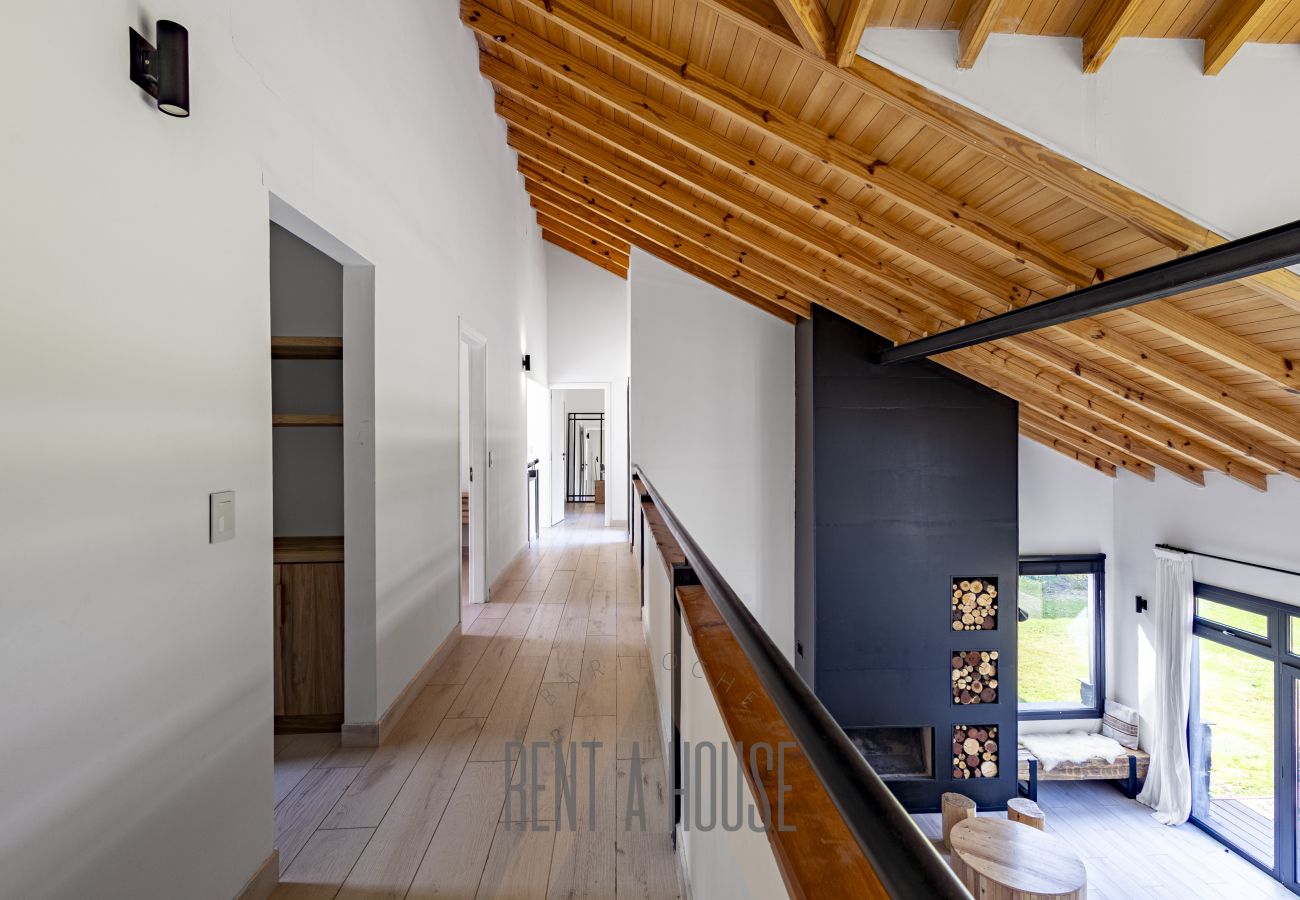 Casa en San Carlos de Bariloche - ARE32 - DIVINA CASA SOBRE EL GOLF DE ARELAUQUEN