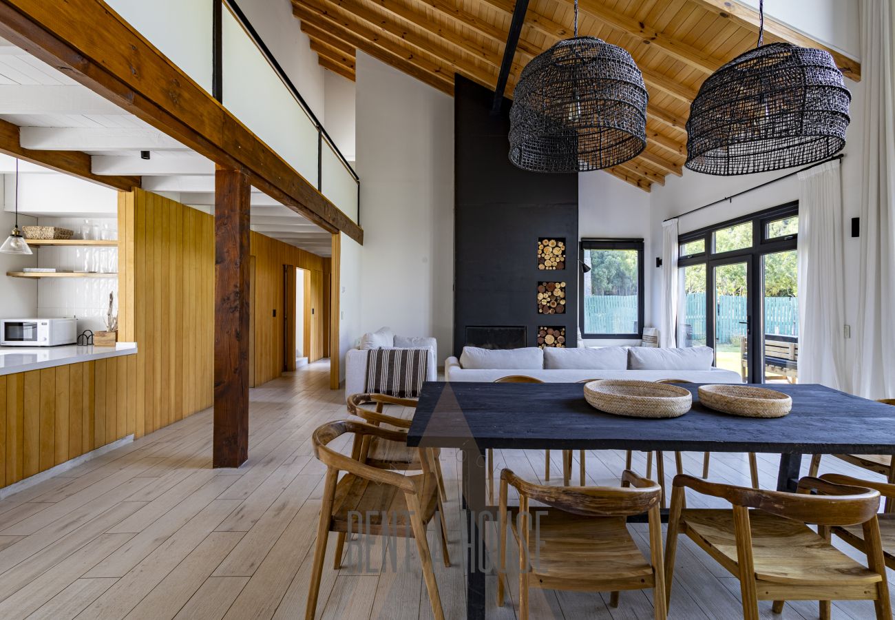 Casa en San Carlos de Bariloche - ARE32 - DIVINA CASA SOBRE EL GOLF DE ARELAUQUEN