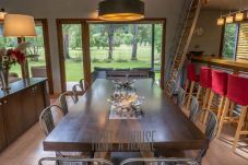 Casa en San Carlos de Bariloche - ARE12- COMODA Y CALIDA CASA EN ARELAUQUEN CON GALERÍAS Y HERMOSO JARDÍN CON VISTA A LAS MONTAÑAS