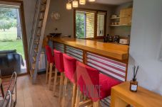 Casa en San Carlos de Bariloche - ARE12- COMODA Y CALIDA CASA EN ARELAUQUEN CON GALERÍAS Y HERMOSO JARDÍN CON VISTA A LAS MONTAÑAS