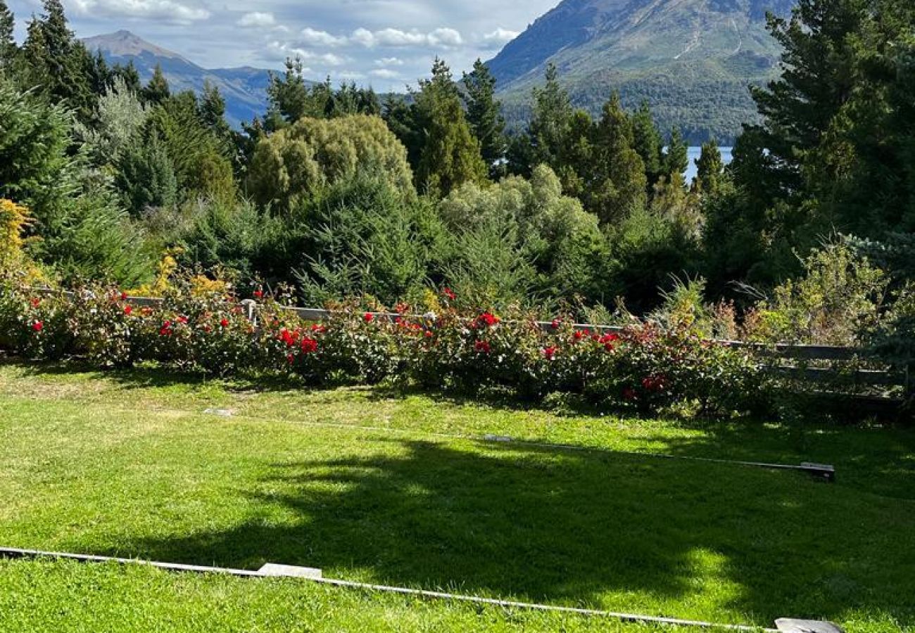Casa en San Carlos de Bariloche - ARE37 DIVINA CASA EN ARELAUQUEN CON VISTA AL LAGO