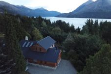 Casa en San Carlos de Bariloche - ARE37 DIVINA CASA EN ARELAUQUEN CON VISTA AL LAGO