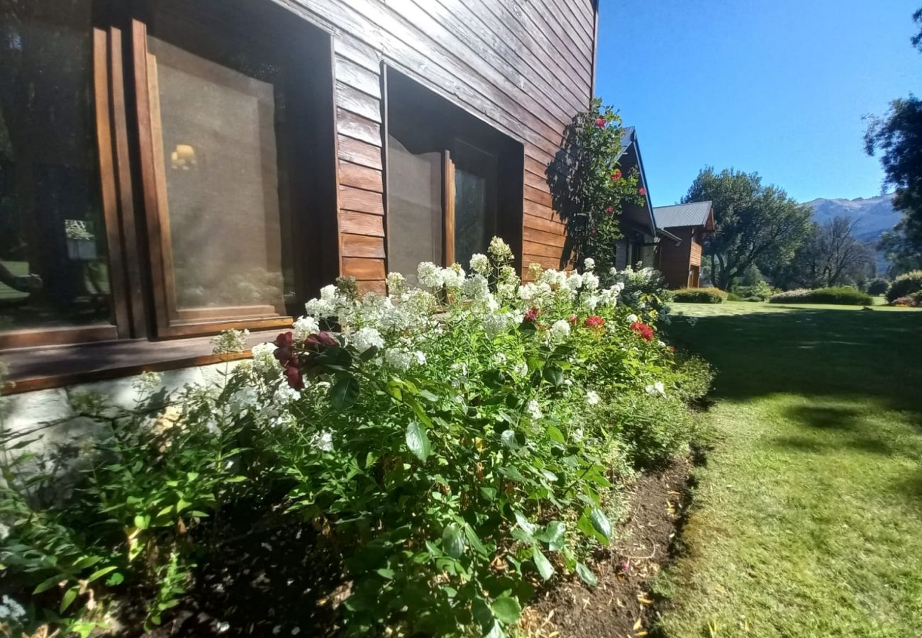 Casa en San Carlos de Bariloche - ARE41 CASA EN ARELAUQUEN CON SALIDA DIRECTA A LA CANCHA DE GOLF