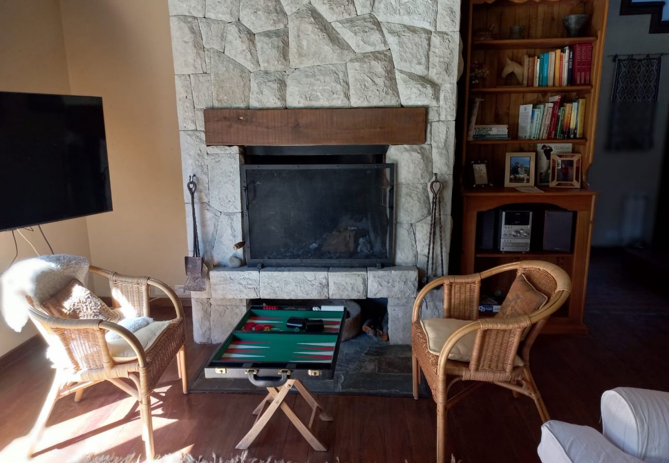 Casa en San Carlos de Bariloche - ARE41 CASA EN ARELAUQUEN CON SALIDA DIRECTA A LA CANCHA DE GOLF