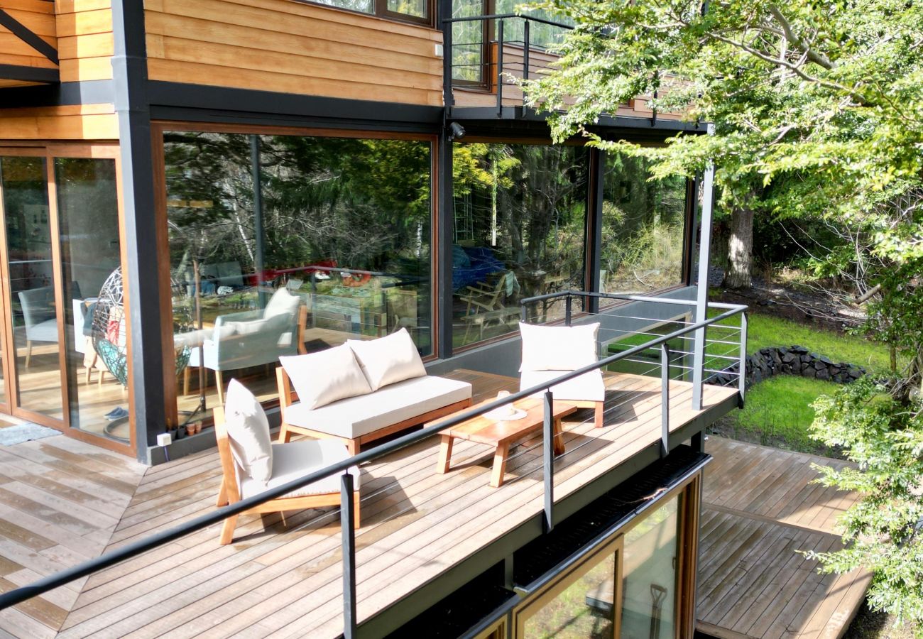 Casa en San Carlos de Bariloche - MORE25 Espectacular casa moderna, con costa de lago y pileta climatizada