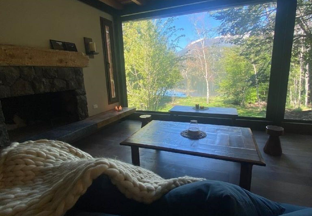 Casa en San Carlos de Bariloche - MORE25 Espectacular casa moderna, con costa de lago y pileta climatizada