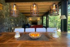 Casa en San Carlos de Bariloche - MORE25 Espectacular casa moderna, con costa de lago y pileta climatizada
