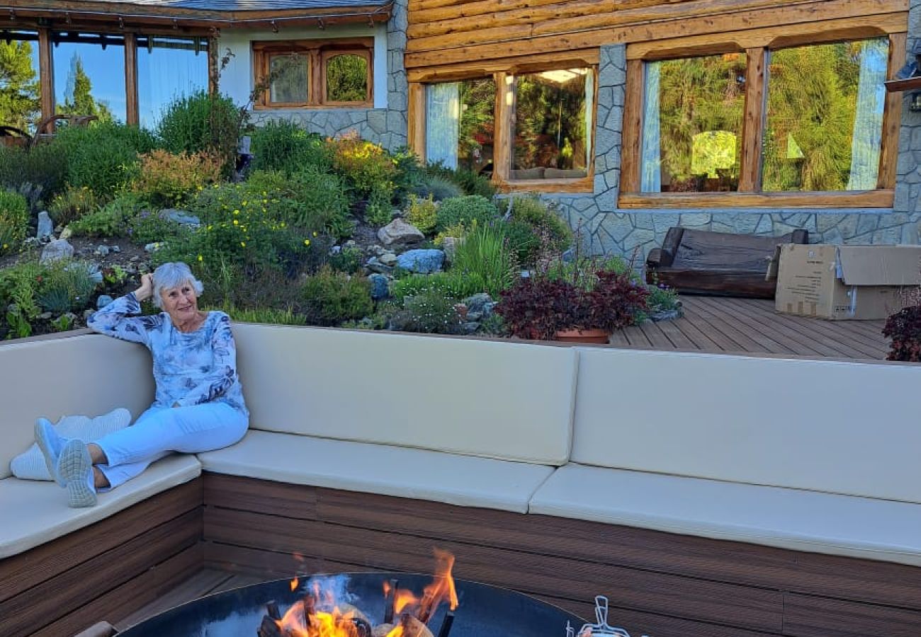 Casa en San Carlos de Bariloche - CAS03 Espectacular casona de 600 metros en un entorno único