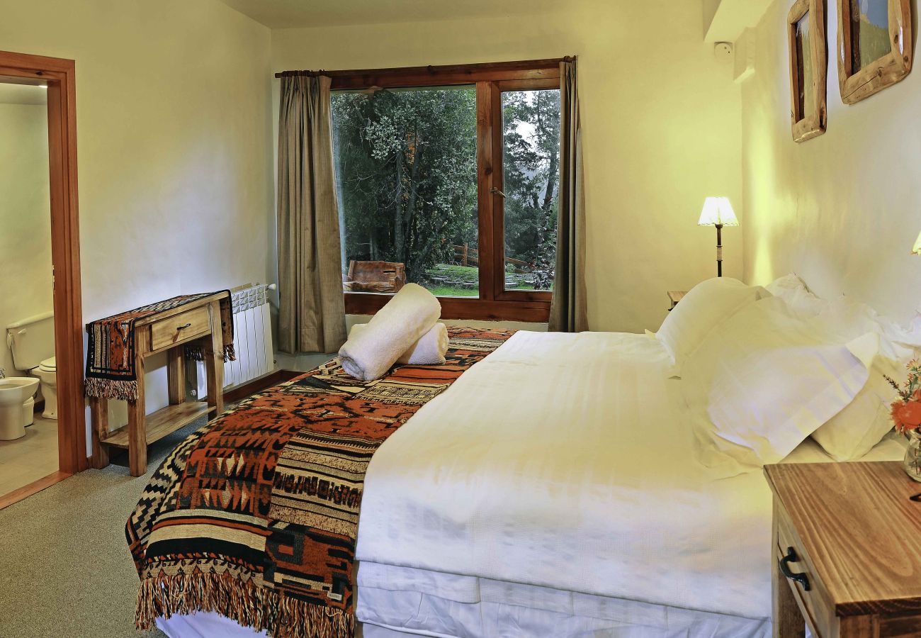 Casa en San Carlos de Bariloche - CAS03 Espectacular casona de 600 metros en un entorno único