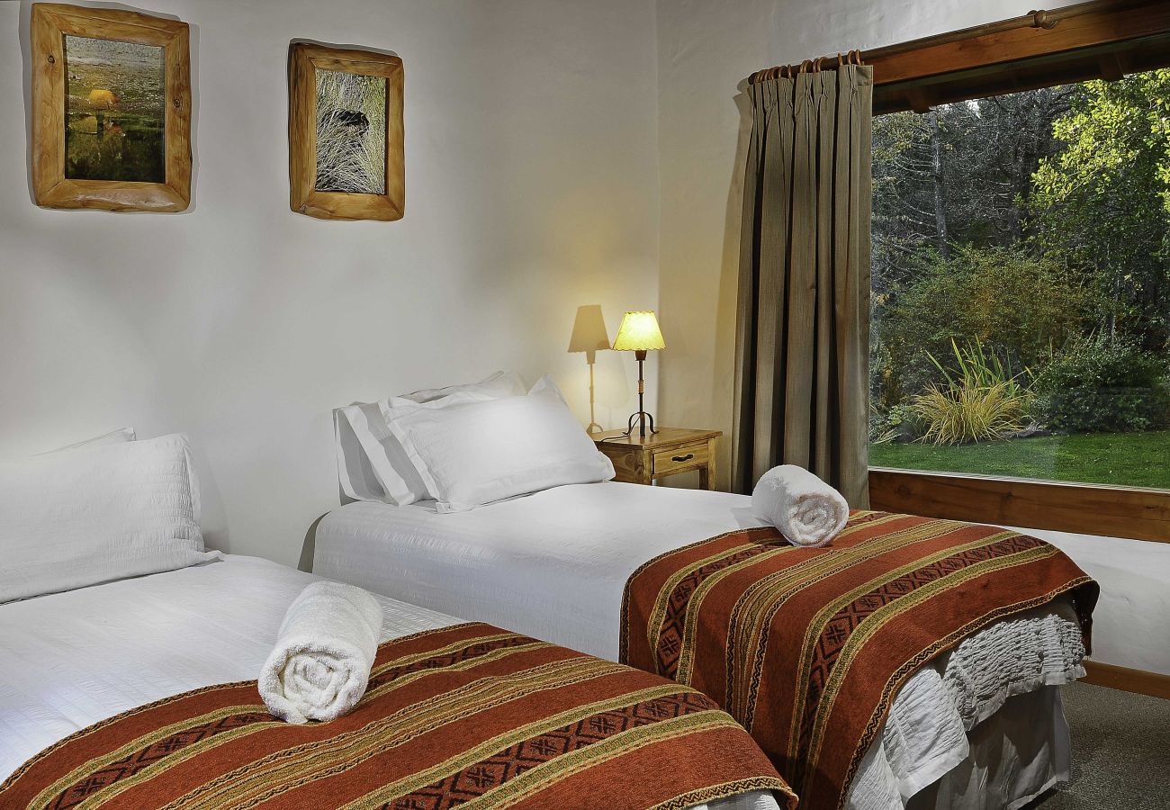 Casa en San Carlos de Bariloche - CAS03 Espectacular casona de 600 metros en un entorno único