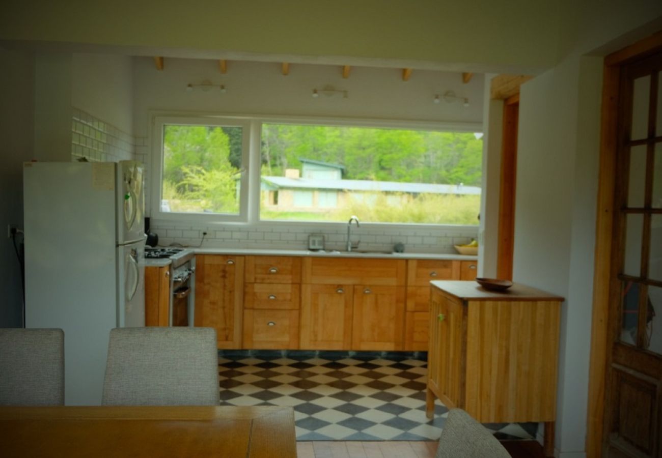 Casa en San Carlos de Bariloche - Peni06 Cómoda casa de una planta en una chacra en Península San Pedro.