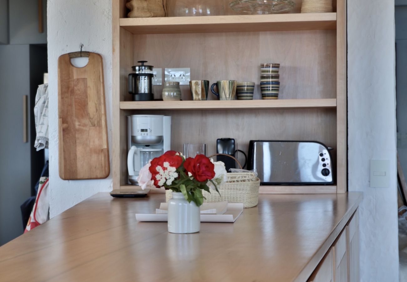 Casa en San Carlos de Bariloche - Peni14c Lindísima casa con increíble vista al Nahuel Huapi y deck sobre el lago.