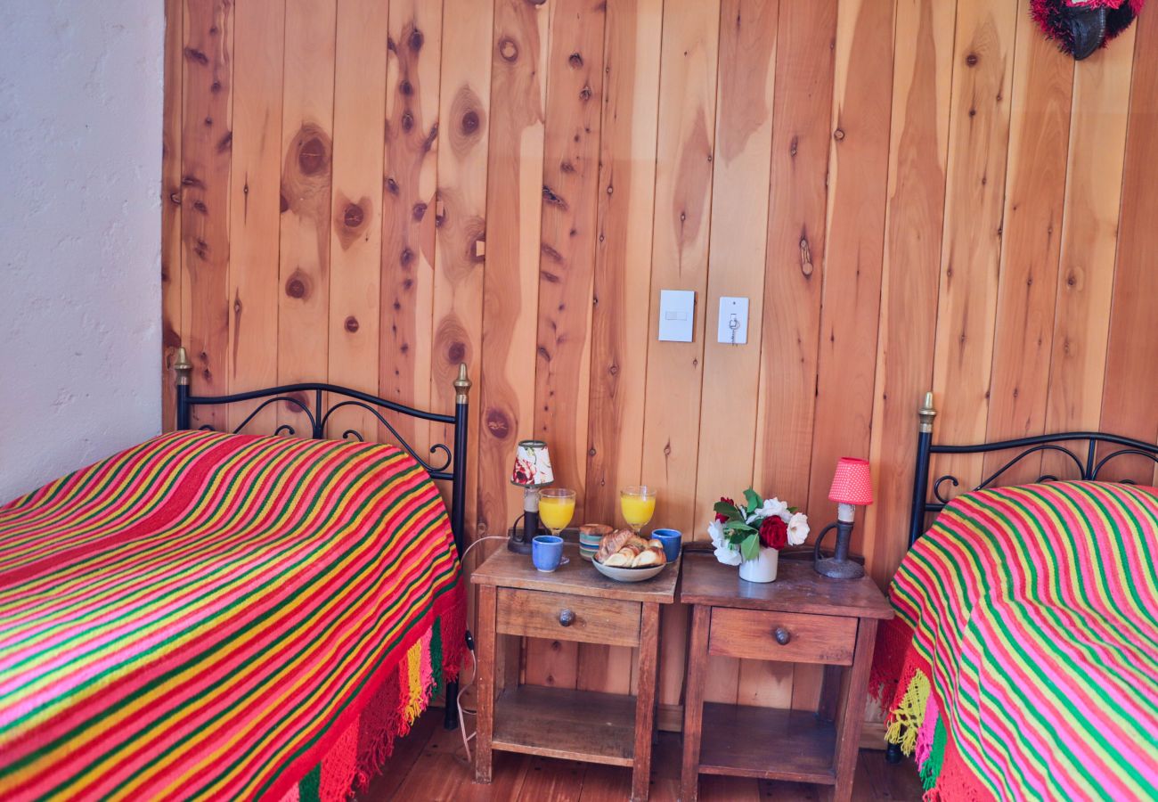 Casa en San Carlos de Bariloche - Peni14c Lindísima casa con increíble vista al Nahuel Huapi y deck sobre el lago.