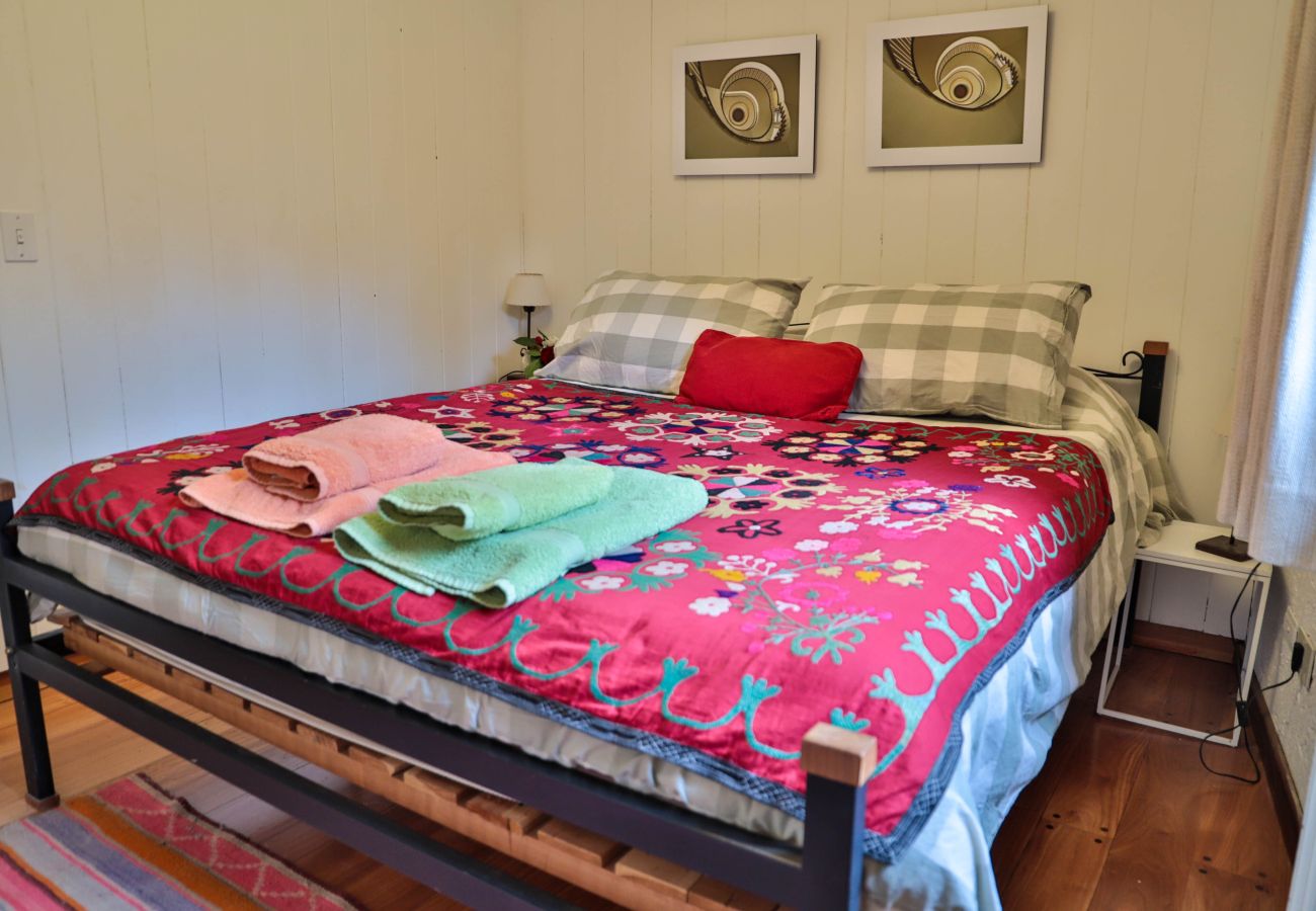 Casa en San Carlos de Bariloche - Peni14c Lindísima casa con increíble vista al Nahuel Huapi y deck sobre el lago.