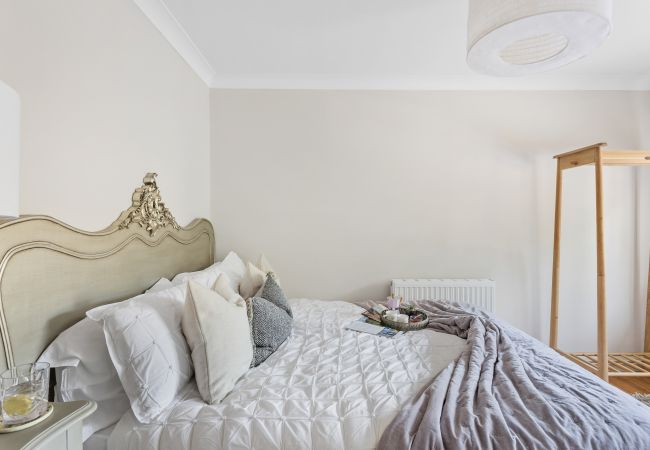 Casa en Maidencombe - Bramblewood - cosy chic, hot tub, close to beach Casa en Maidencombe - Bramblewood - cosy chic, hot tub, close to beach