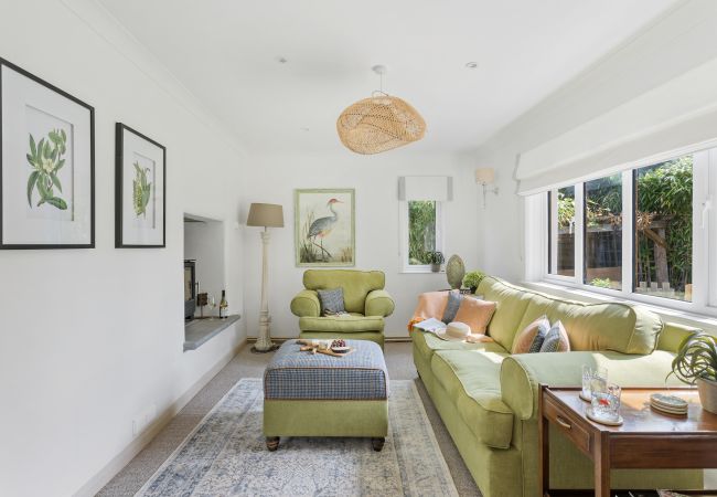 Casa en Maidencombe - Bramblewood - cosy chic, hot tub, close to beach Casa en Maidencombe - Bramblewood - cosy chic, hot tub, close to beach