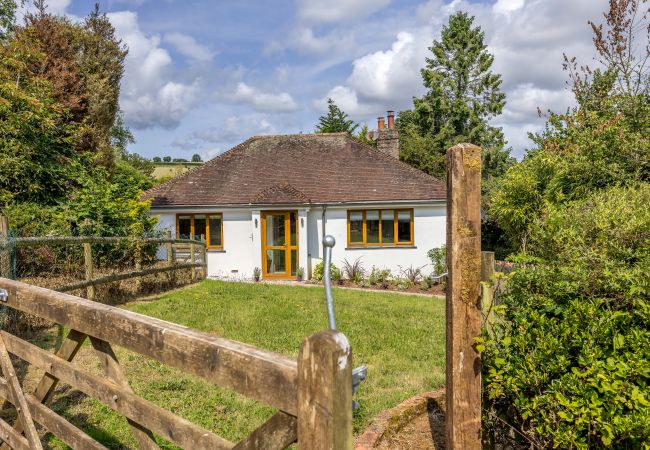 Casa en Maidencombe - Bramblewood - cosy chic, hot tub, close to beach Casa en Maidencombe - Bramblewood - cosy chic, hot tub, close to beach