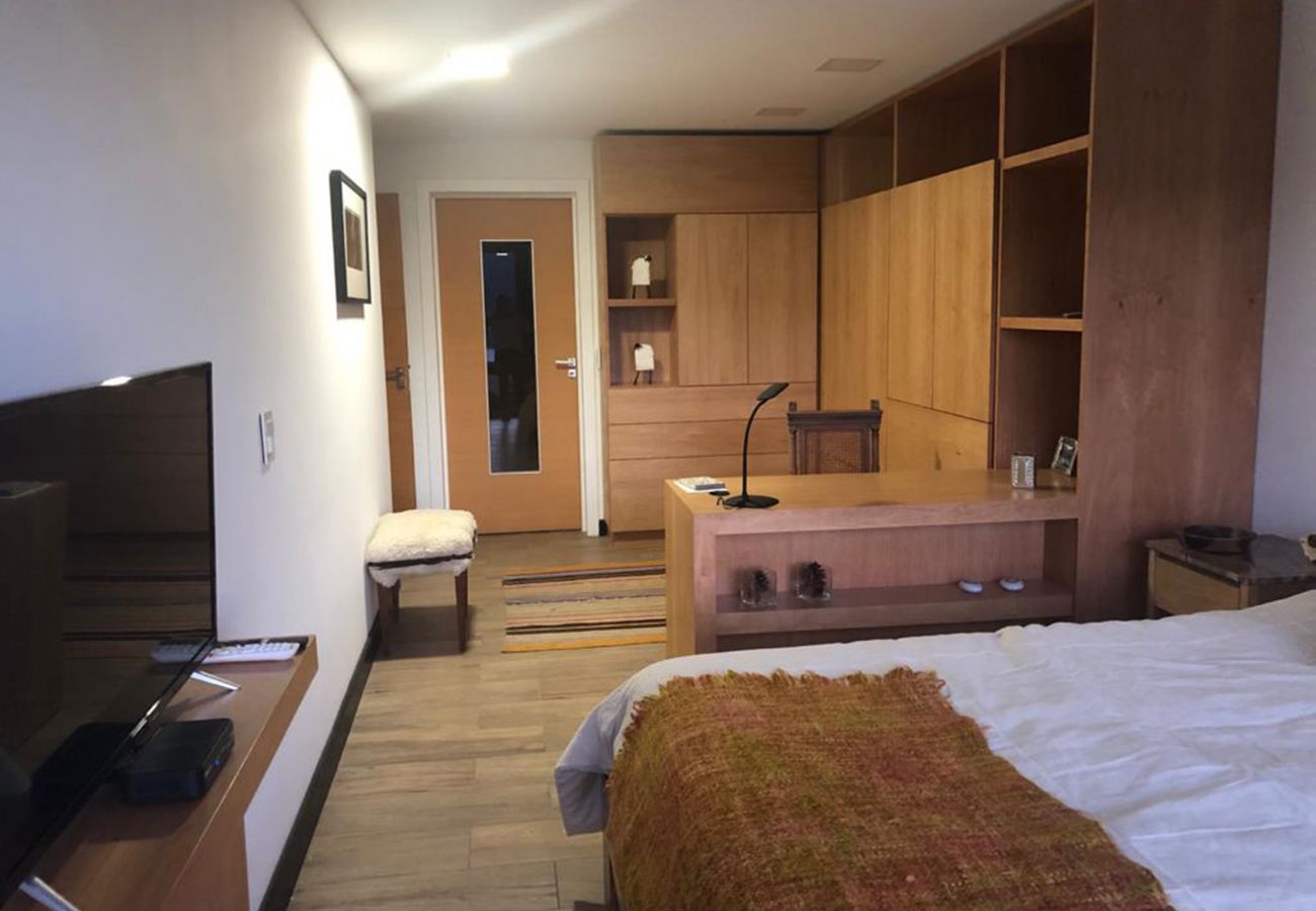 Apartamento en San Carlos de Bariloche - ARE19 CÁLIDO Y LUMINOSO DEPARTAMENTO CON VISTA AL LAGO, MONTAÑAS Y AL POLO