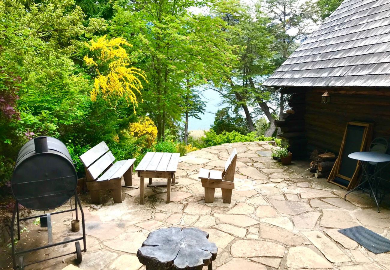 Cabaña en San Carlos de Bariloche - TREBOL 02C -CALIDA CABAÑA DE TRONCOS EN LA COSTA DE LA LAGUNA EL TRÉBOL